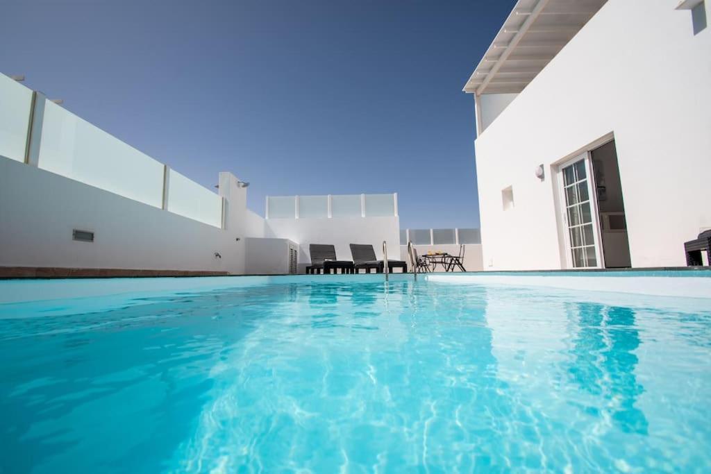 Casa de Férias Casa Leize Piscina Climatizada, Vistas & Ac 10 Minutes Walk From Marina Rubicon