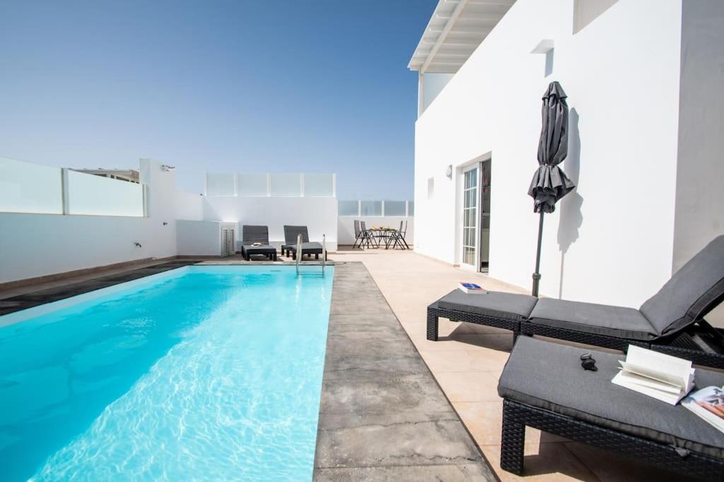 Casa de Férias Casa Leize Piscina Climatizada, Vistas & Ac 10 Minutes Walk From Marina Rubicon